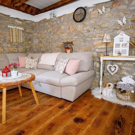 Amazing In 펜션 Puljane