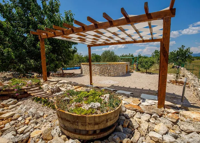 בית נופש Amazing In Puljane